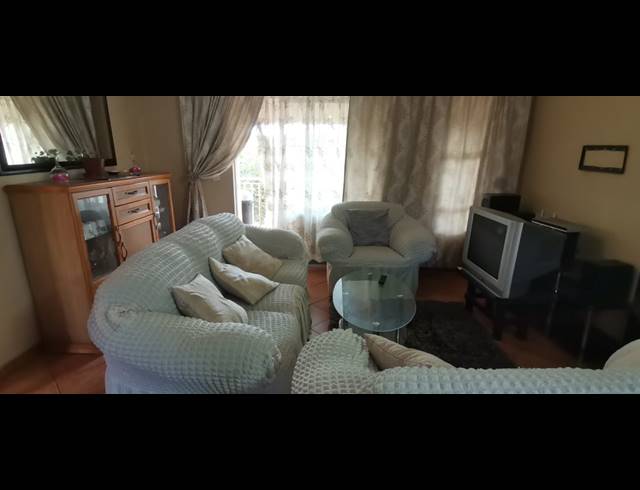 3 BEDROOM APARTMENT FOR SALE IN RENSBURG